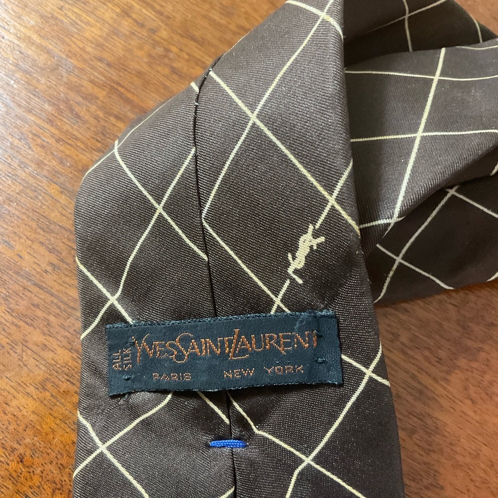 YVES SAINT LAURENT VINTAGE NECKTIE. - Picture 2 of 4